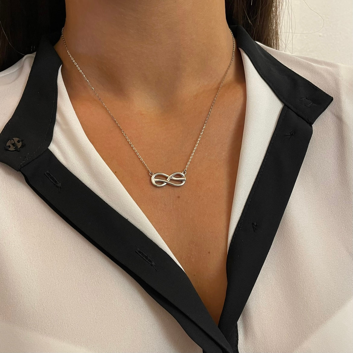 Collana "Infinity"