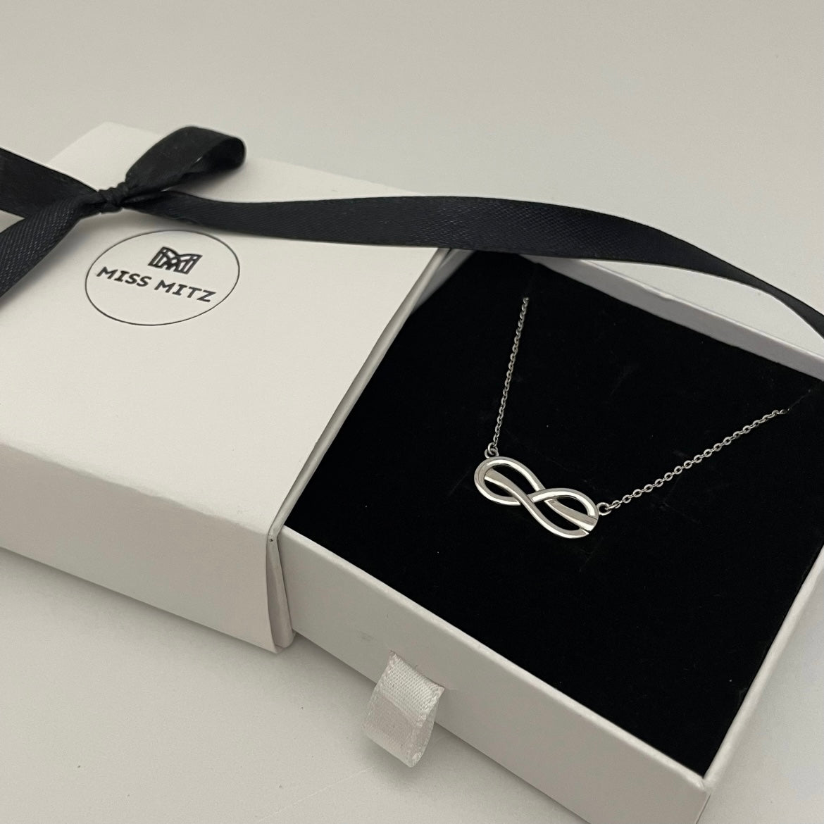 Collana "Infinity"